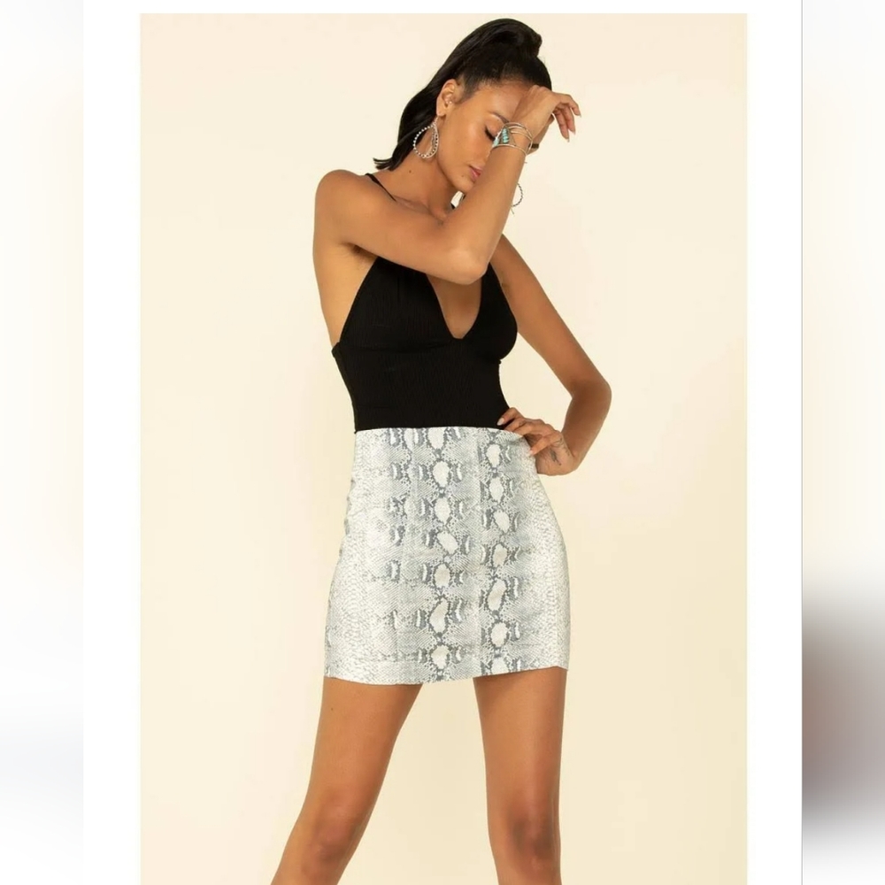NWOT Free People Skirt Snakeskin Size 2 - Picture 11 of 11